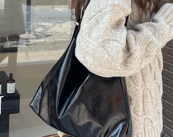 Minimalist Vegan Leather Shoulder Bag – Soft PU Tote with Adjustable Strap, Large Everyday Bag for Women