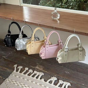 Y2K Style Shoulder Bag – Glossy Mini Handbag in 6 Colors | Vintage Aesthetic Purse | Cute Daily Baguette Bag | Kawaii Bag