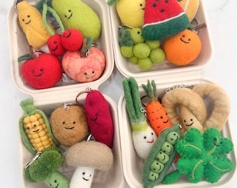 Llaveros de frutas y verduras de fieltro hechos a mano / Lindo llavero de lana / Dije para bolsa de comida kawaii / Regalo para maestros / Relleno para canasta de Pascua