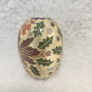 Cloisonne Vintage chinesische Emaille Weihnachten Eiförmige Ornament Weihnachtsstern Mistelzweig Gold Grün Rot
