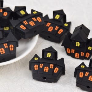 3Dハロウィン不気味なお化け屋敷フォーカルシリコンビーズ、DIYルースペンビーズ、フォーカスギフトビーズ、ジュエリーアクセサリー、クラフト用品、ストラップビーズ