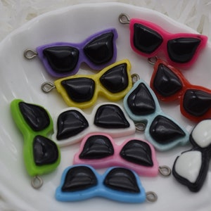 12 Resin/Plastic Sunglasses Charm Cabochons,Christmas Tree Ornament,Party Decoration,Kawaii Decoden Charms,Earring Charm,34mmx14mm