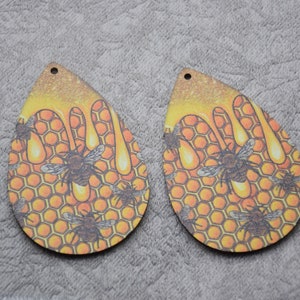 Honey Bee Stained Wood Teardrop Earrings,Wood Laser Cutout,Unfinished Wooden Pendants,Painted Wooden Charms Blank For DIY Jewelry Making