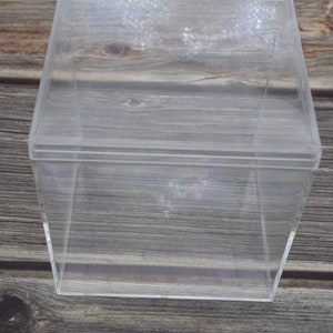 1PCS 120mmx120mmx120mm Boîtes carrées en plastique transparent, boîtes avec couvercle, boîtes de rangement d’organisateur, vitrine transparente, boîte de conteneur transparente AB149
