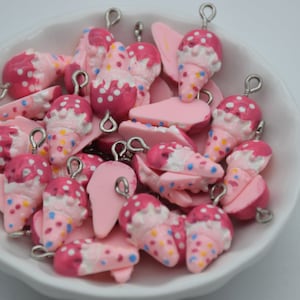 10 Harz/Plastik Eis Kegel Cabochons, Weihnachtsbaum Ornament, Dessert Cabochons Charms, Kawaii Decoden nette Anhänger, 22mmx10mm