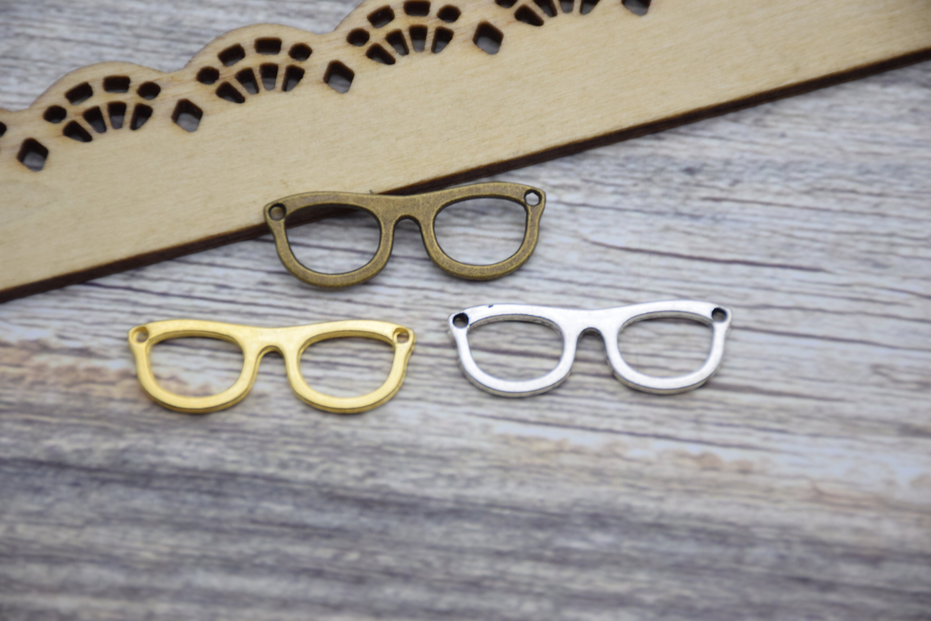 20 Glasses Charm Eye Glasses Reading Glasses Eyeglass Charm Spectacles Connector Charm Pendant Necklace Bracelet Earring 28mm10mm Etsy