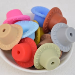 Cuentas de silicona con forma de sombrero de vaquero, cuentas para bolígrafos, cuentas para regalos, accesorios de joyería, materiales para manualidades, pulseras, llaveros y cordones.