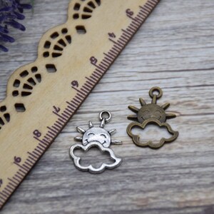 20 Sun Face Charm Sunburst Charm Starburst Cloud Charm Sunshine Sun With Rays Charm Pendant Necklace Bracelet Earring 21mm*16mm