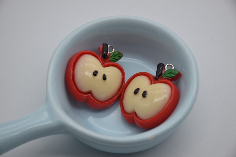 10 ResinPlastic Red Apple Core Cabochons,Christmas Tree Ornament,Party Decor,House Decoration,Kawaii Decoden Cute Fruit Charms,29mmx25mm