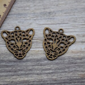 10 Leopard Charm Cheetah Charm Jaguar Charm Cougar Panther Charm Safari Creature Charm Animal Charms Pendants 28mm26mm antique bronze