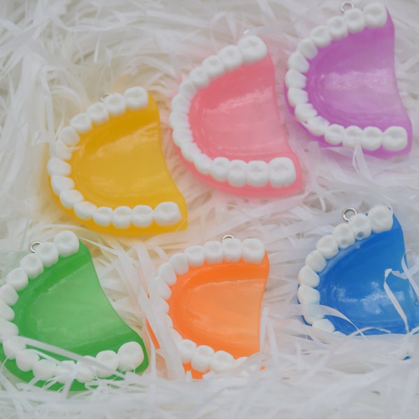 6 Resin/Plastic False Fake Teeth Cabochons,Christmas Tree Ornament,Party Decor,House Decoration,Kawaii Decoden Cute Charms,43mmx30mm