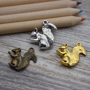 10 Squirrel Animal Charm Pendant Necklace Ornament Bracelet Decoration Earring Crafts 21mm*21mm