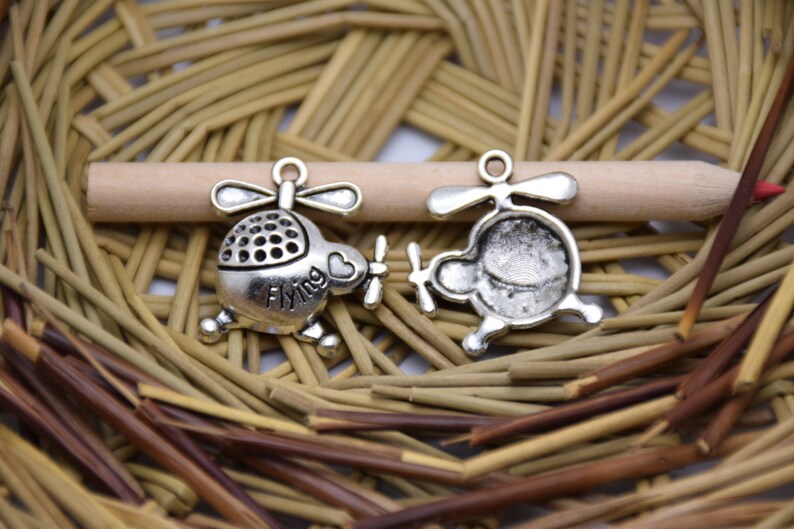 20pcs 25x22x5mm Fight Planehelicopter Antique Silver Retro Pendant Charm For Jewelry Pendant