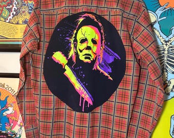 Camisa de franela de Halloween de Michael Myers, hecha a mano, reciclada y con detalles de neón, estilo chaqueta ligera.