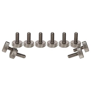 Könnte beinhalten: Zehn silberfarbene Metallschrauben mit einem gerändelten Kopf und einer flachen Basis. Die Schrauben sind in einer Reihe angeordnet, mit zwei Schrauben an den Enden der Reihe.