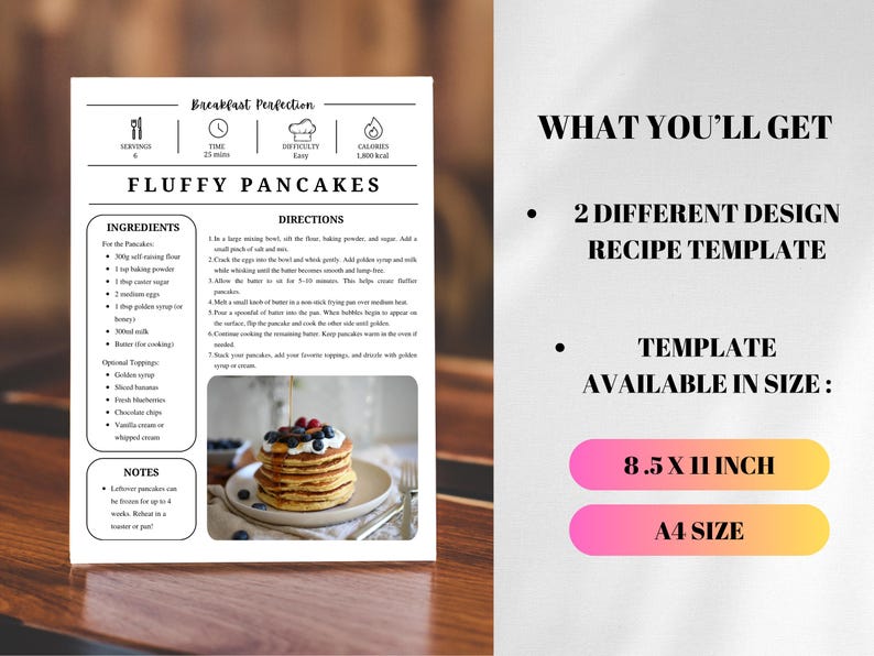 K&ouml;nnte beinhalten: Eine Rezeptvorlage f&uuml;r fluffige Pfannkuchen mit Zutaten und Anweisungen. Das Design zeigt einen Stapel Pfannkuchen mit Beeren. Die Vorlage ist in den Gr&ouml;&szlig;en 8,5 x 11 Zoll und A4 erh&auml;ltlich.