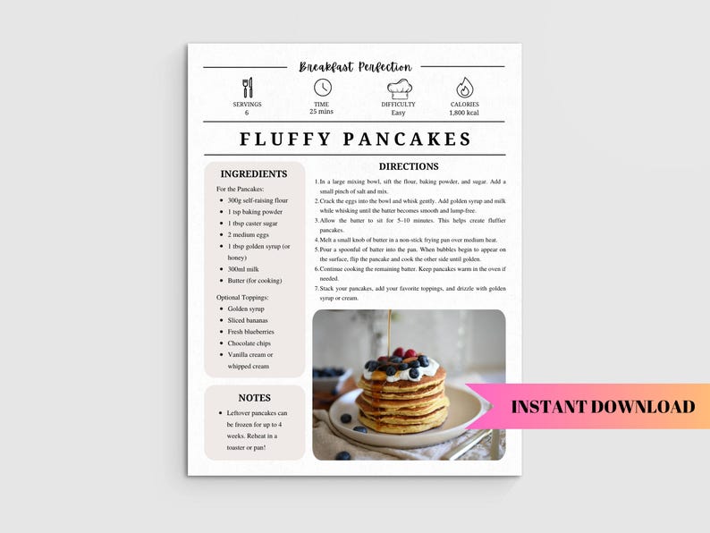 K&ouml;nnte beinhalten: Ein druckbares Rezept f&uuml;r fluffige Pfannkuchen mit Zutaten und Anweisungen. Das Rezept verwendet metrische Ma&szlig;e f&uuml;r Mehl, Backpulver, Zucker, Eier und Milch. Ein Stapel Pfannkuchen mit Beeren und Sirup wird gezeigt.