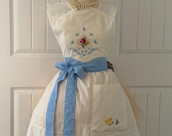 Vintage Fabric Spring Easter Apron Women's Sized 4-16