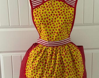 Strawberries Retro Apron Women's Sized 4-16