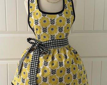 Citron Flowers Retro Apron Women's Sized 4-18
