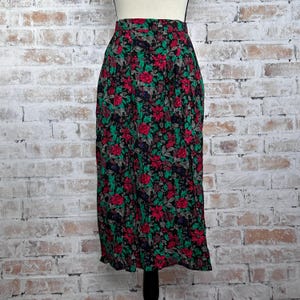 True Vintage 1990s Cross Country Fashions Women’s Petite Green, Red and Black Floral Holly Print Pleated High Waisted Knee Length Midi Skirt