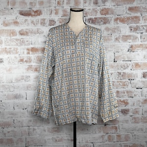 True Vintage 1970s Men’s McKnight 100% Sanforized Cotton Blue, White and Gold Geometric Print Long Sleeve V-Neck Casual Pajama Sleep Shirt