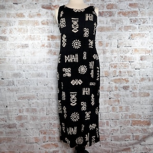 True Vintage 1990s Women’s Plus Size Black and White Tribal Hieroglyphic Print Scoop Neck Rear Zip Sleeveless Casual Summer Maxi Shift Dress