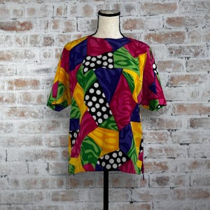 True Vintage 1980s Steven Barry Women’s Multicolored Art Deco Abstract Geometric Print Short Batwing Sleeve Crewneck Casual Popover Blouse