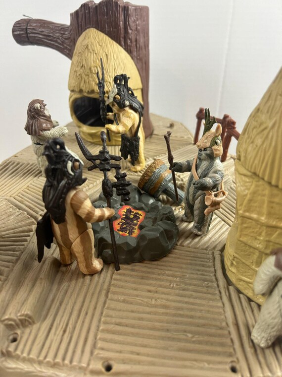 Star Wars Kenner Ewok Village Playset W/ 7 Ewok Figures
