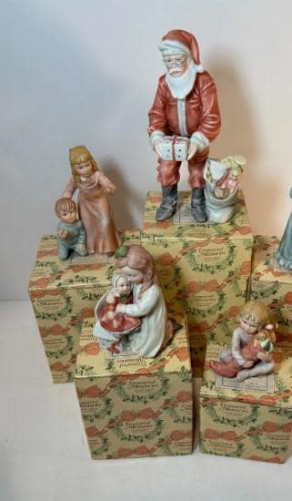エネスコ　プレシャスモーメント　ヴィンテージ クリスマス 人形セット Enesco Treasured Memories Christmas Themed Lot of 4 Figures - Etsy