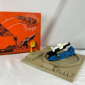 Vintage Lionel 470 Missile Launching Platform O Gauge w Box Working