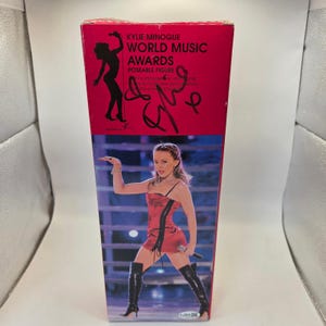 激レア　入手困難！カイリーミノーグ フィギュア4体セット Kylie Minogue Figure - Etsy