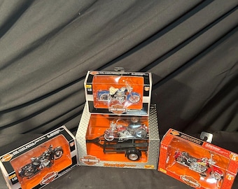 Maisto Harley-Davidson Die Cast Motorcycle Lot of 4 1:18 Scale