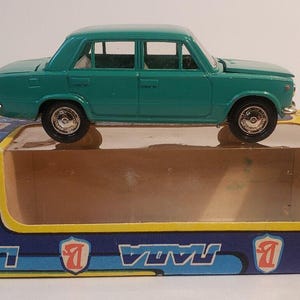 Vintage 1988 Lada VAZ BA3 2101 USSR Diecast Car 1:43 Scale Green w/ Box CCCP