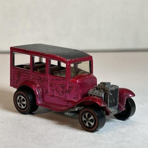 Rare Vintage Hot Wheels Redline 1968 Magenta/Pink Classic &#39;31 Ford Woody Mattel