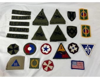 Lotto di toppe vintage dell'esercito americano, strisce USAR, toppe della divisione corazzata, 23 pezzi