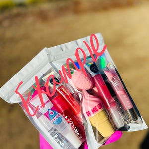 Lip Gloss Scoop Pack : Lip Care Gift Set image 3