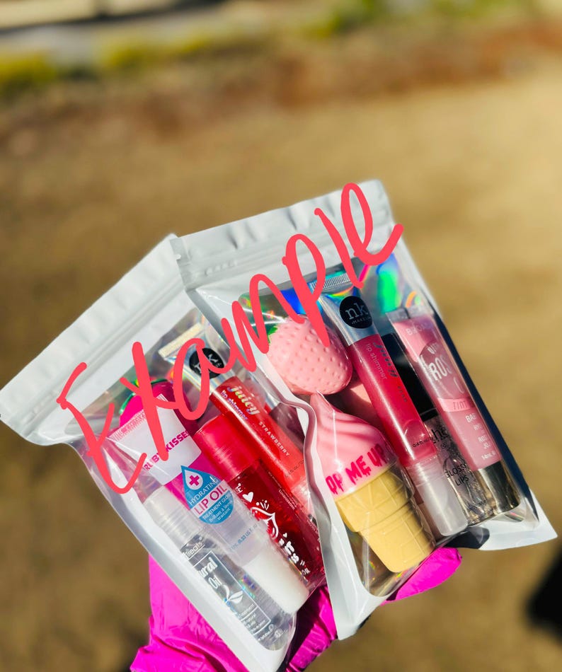 Lip Gloss Scoop Pack : Lip Care Gift Set image 3