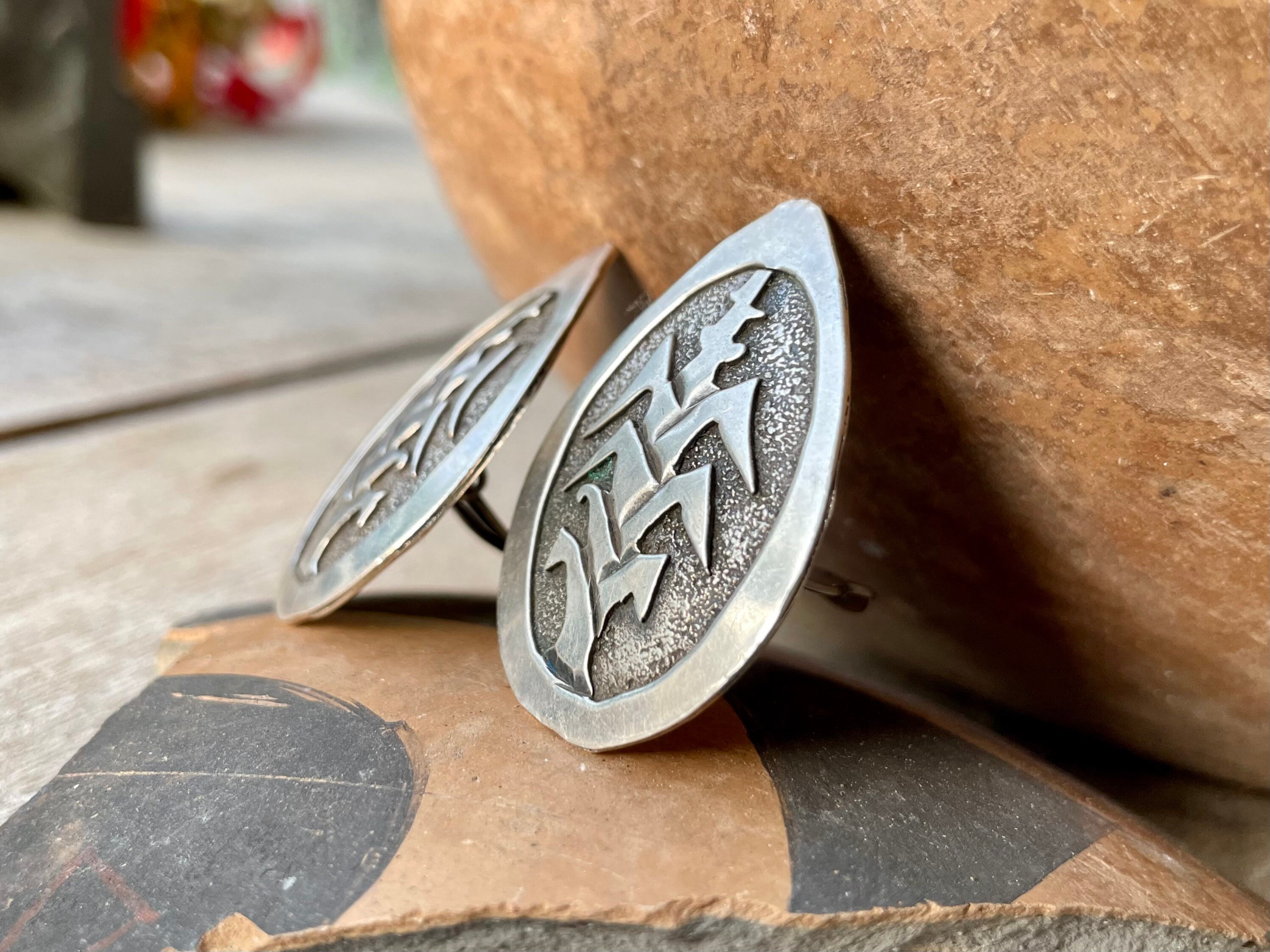 Striking Navajo/ Hopi Sterling Silver Native American Corn Plant Ring Striking Navajo/ Hopi Sterling Silver Native American Corn Plant Ring