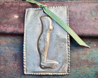 Old Ex Voto Milagro of Leg 2.25" x 3.375", Protection Amulet and Talisman