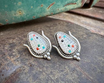 Vintage Small Corn Earrings Made of Carved Mother of Pearl, Signed Zuni Native American Jewelry