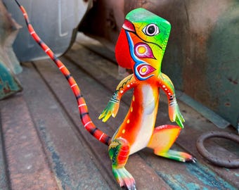 Oaxaca Mexican Colorful Iguana Lizard Figure, Removable Tail, Wood Carved Alebrije Folk Art