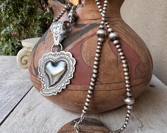 Leander Tahe Sterling Silver Repousse Heart Pendant on Chimney Butte Navajo Pearls 29"