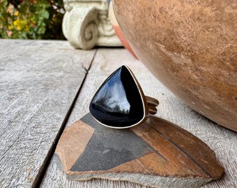 Signed Navajo Black Onyx Ring Approx Size 8, Guitar Pick Shape
