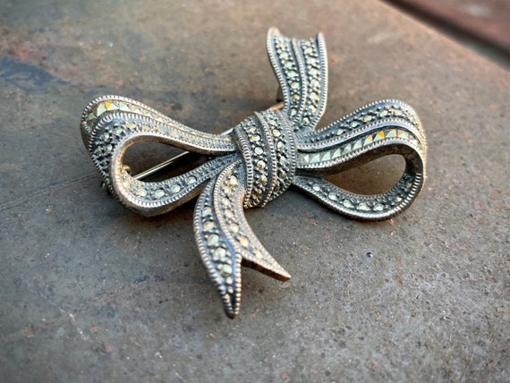 Vintage Sterling Silver Marcasite Brooch Bow by J… - image 7