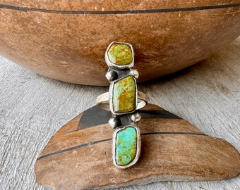 Zuni Jude Candelaria Green Turquoise Three-Stone Long Ring Approx Size 9.5 (Adj)