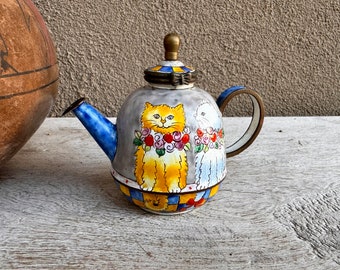 Miniature Kelvin Chen Teapot Cloisonne Two Cats Design Made in 2000, Chinoiserie Decor Bohemian, Kitty Mom Gift, Desk Decoration