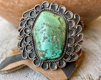60g Vintage Navajo Larry Joe Natural Green Turquoise Stone (Cracked) Bracelet for Small Wrist