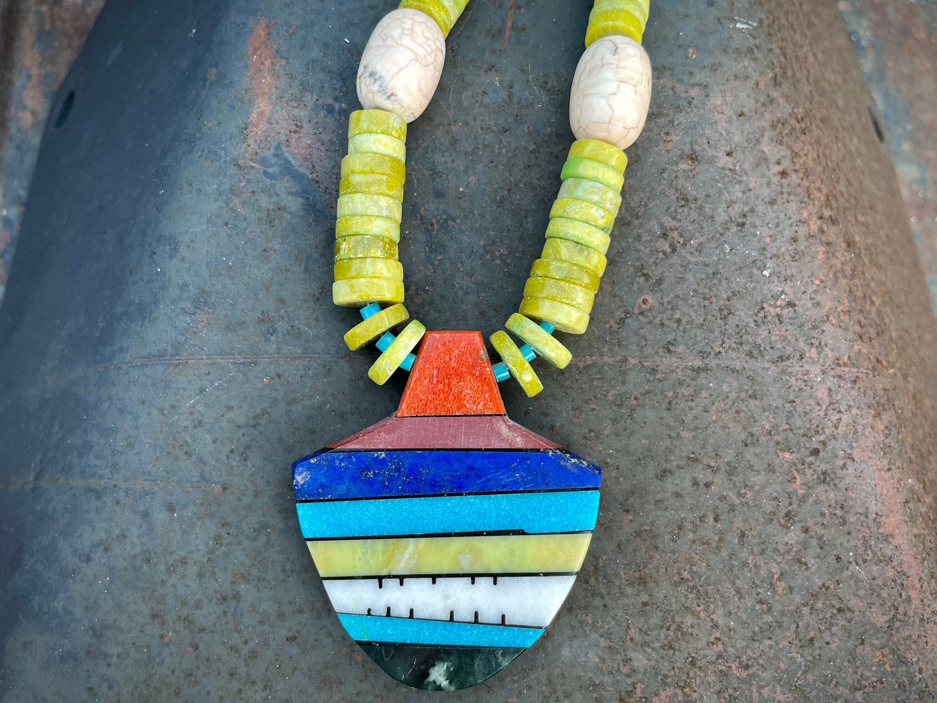 Native American Vibrant Santo Domingo Turquoise Inlay Turquoise Necklace Native American Vibrant Santo Domingo Turquoise Inlay Turquoise Necklace