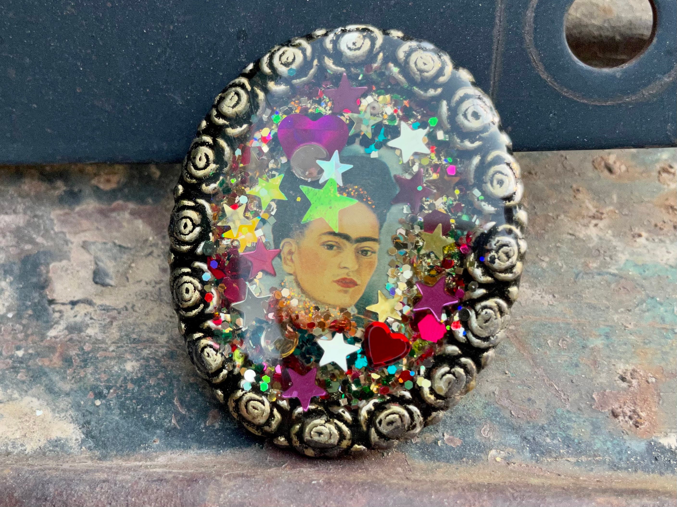 Vintage Upcycled 1950s Brooch Pin with Resin Covered Image of Frida ...